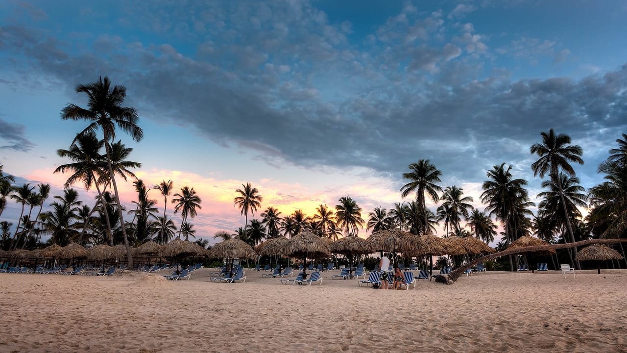 Praia do Caribe ao pôr do sol