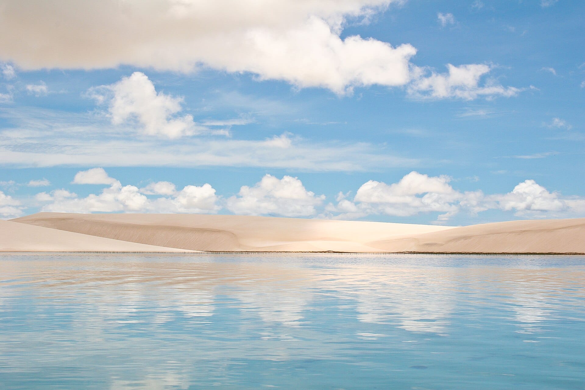 Dunas e lagoas dos Lençóis Maranhenses