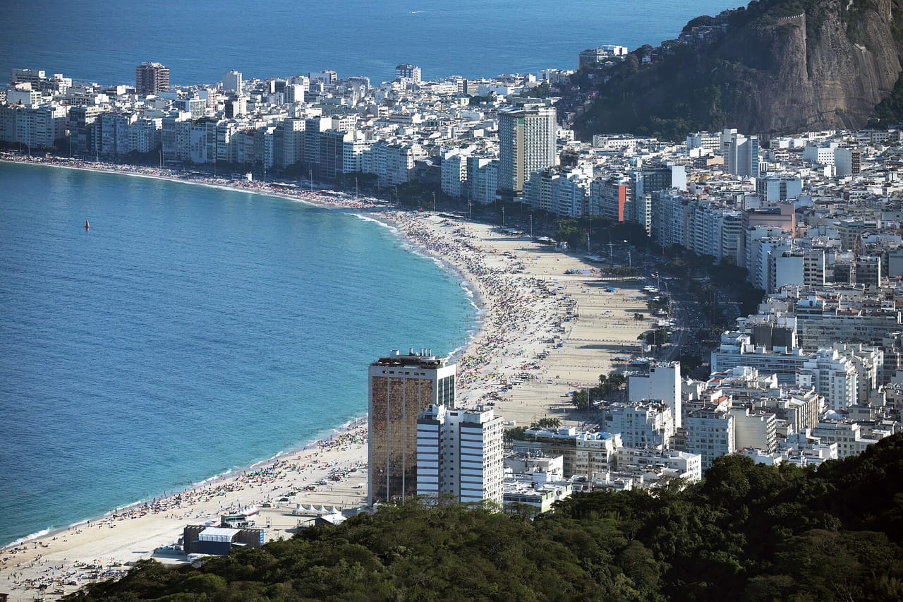 Praia de Copacabana vista do alto, Rio de Janeiro
